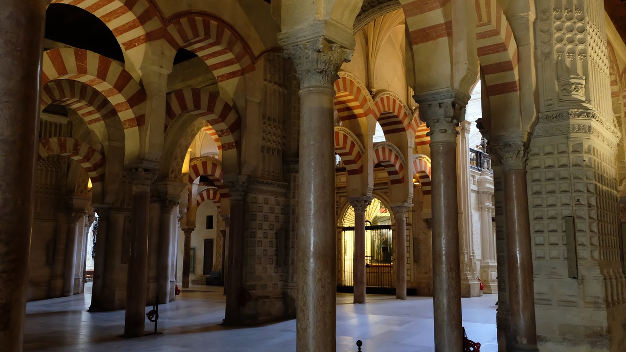 The red-and-white striped arches of the Mezquita-Catedral’s hypostyle hall